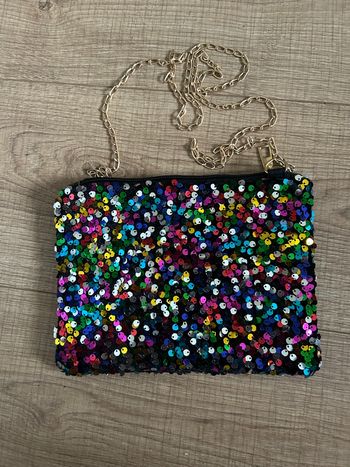 Pochette multicolore en sequins jamais portée