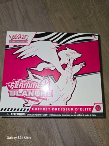 Pokemon coffret dresseur d'élite flamme blanche 10.5