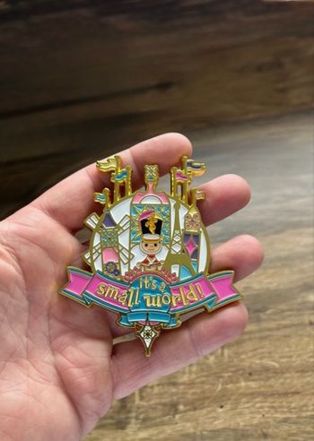 Magnet Attraction It’s a small world Disneyland Paris