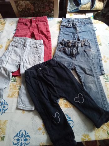 Lot pantalons garçons t 24 mois
