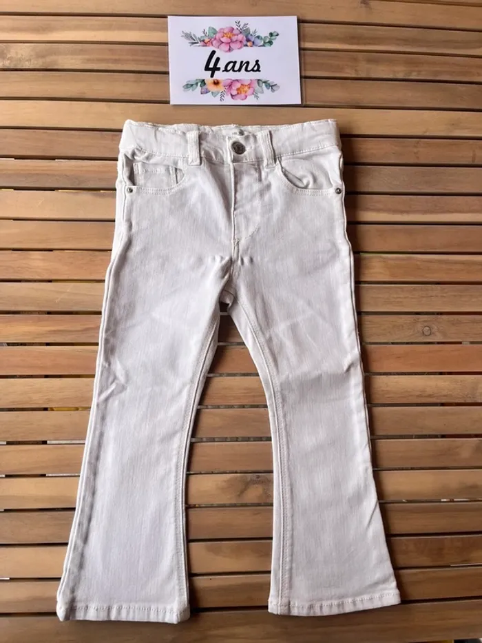 Jean évasé blanc Zara 4 ans
