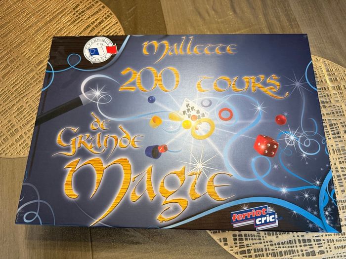 Malette 200 tours de magie - photo numéro 2