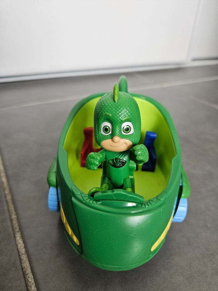 Lot de 3 véhicules et figurines pyjamasques PJ MASK, très très propres - photo numéro 3