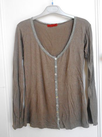 Joli cardigan couleur taupe T.1 avec soie