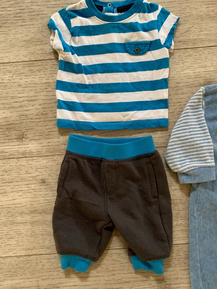 Lot vêtements 1 mois - photo numéro 2