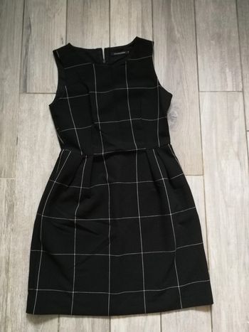 Robe noire à gros carreaux sans manches