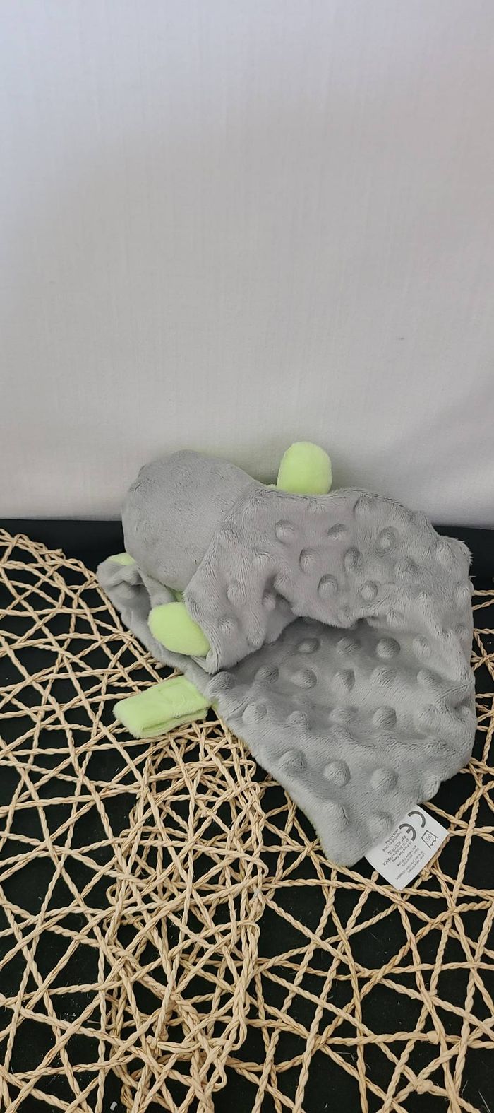 Doudou A-Derma Aderma Hérisson Plat Gris Vert Attache Tétine Oeko-tex - photo numéro 4