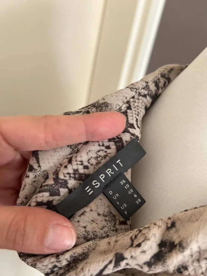 Esprit blouse, beige, imprimé reptile femme, taille 38/M - photo numéro 3