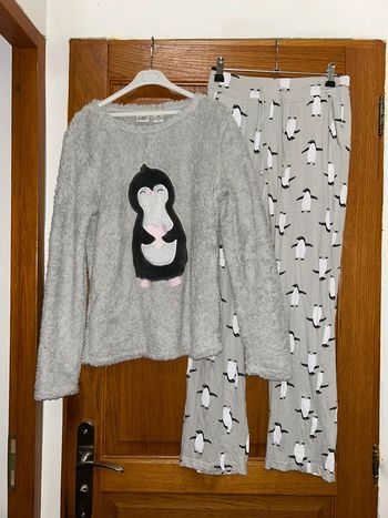 Pyjama gris motif pingouin