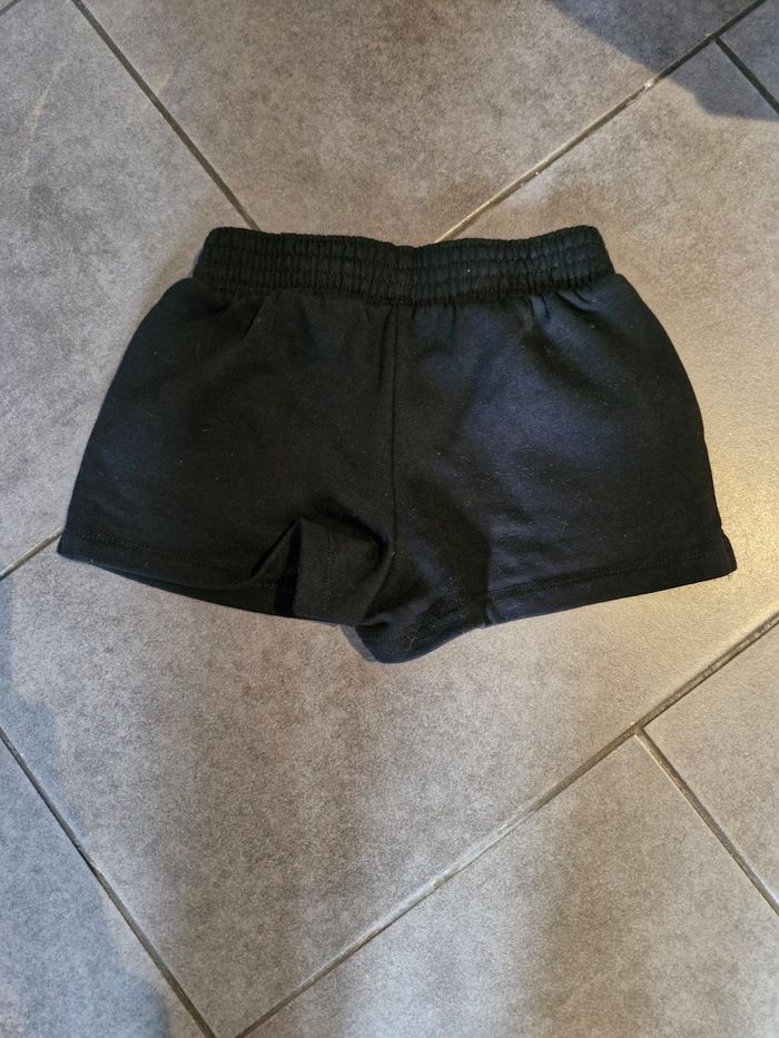 Short 8 ans - photo numéro 3