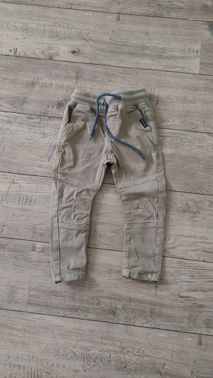 Pantalon 24 mois.