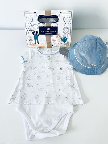 Barboteuse et chapeau