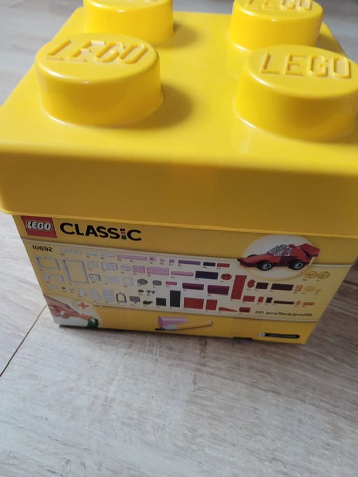 boite Lego classic 10692 - photo numéro 2