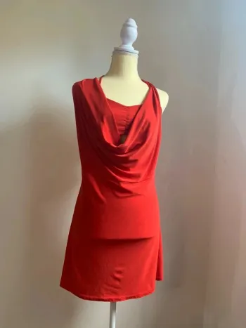Robe rouge dos nu fluide – Taille S