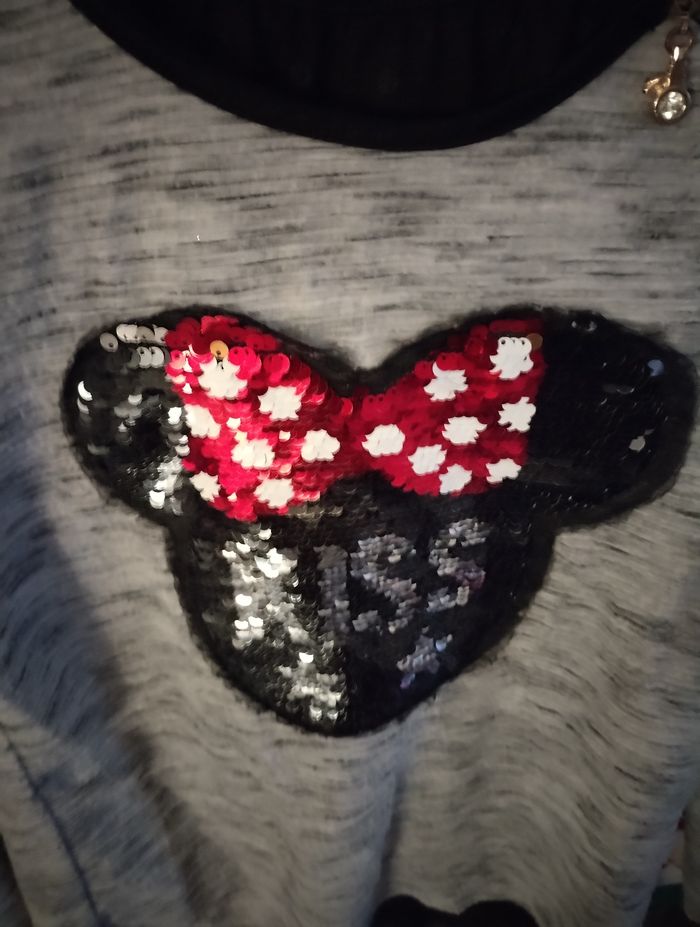 Très beau pull "Minnie" fabriqué en Italie porté une fois - photo numéro 3