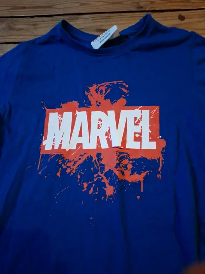 Tshirt marvel taille 7/8 ans - photo numéro 2