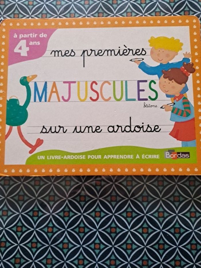 Livre-ardoise mes premieres majuscules