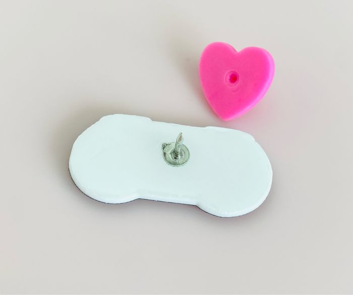 Pins Fait Main Résine Kawaii Manette Rose - photo numéro 3