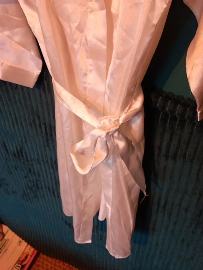 Peignoir satin crème grande taille - photo numéro 2