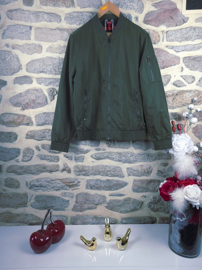 Blouson bombers kaki Homme/ Ado taille M marque Bershka 🎸 - photo numéro 3
