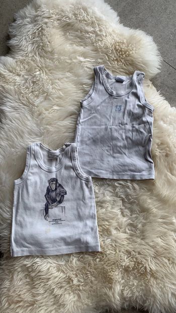 2 débardeurs Petit bateau 5 ans