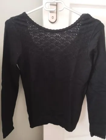Pull noir décolleté dans le dos camaïeu 36