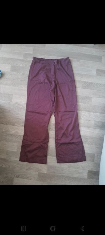 Pantalon bordeaux brillant taille 36