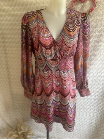 Jolie robe neuve avec étiquette, taille 38