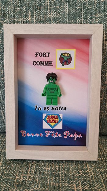Cadre figurine hulk type lego