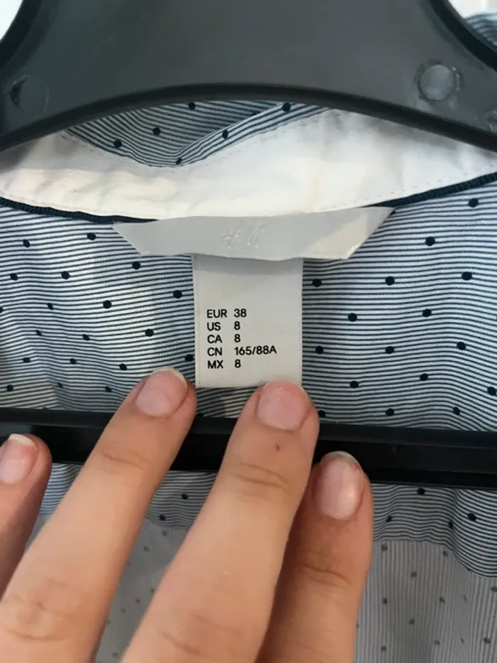 Chemise cintrée H&M t38 - photo numéro 2