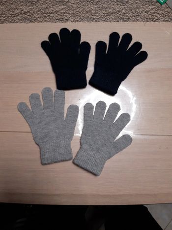 Lot de 2 paires de gants à doigts bleu marine et gris 24/36m neufs jamais portés