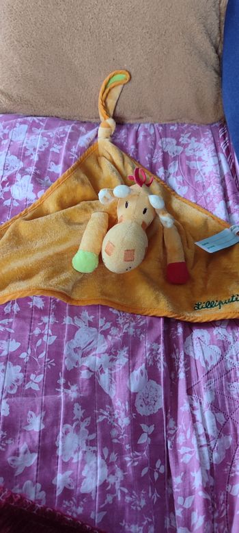 Doudou girafe poussin lilliputiens 