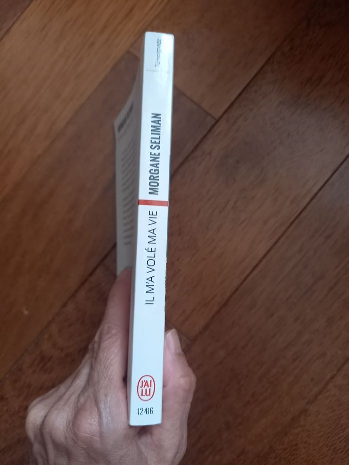 Il m'a volé ma vie - photo numéro 3