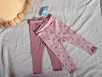 Lot de 2 leggings côtelés rose et fleurs neuf