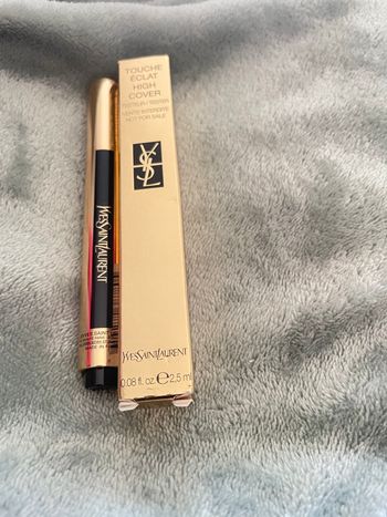 Correcteur illuminateur Yves Saint Laurent Touche Éclat High Cover, teinte 0.75 Sugar.