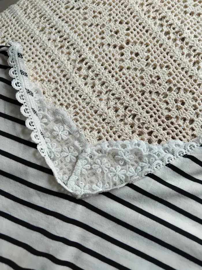 Haut col v dentelle marin - photo numéro 2