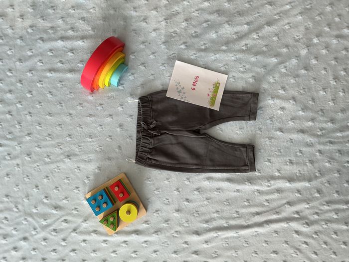 pantalon gris taille élastique 6 mois C&A - photo numéro 1