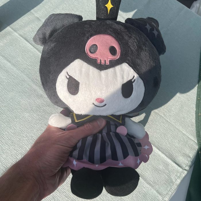Hello Kitty Peluche Kuromi x My Melody Robe Reine Sanrio Furyu - photo numéro 2