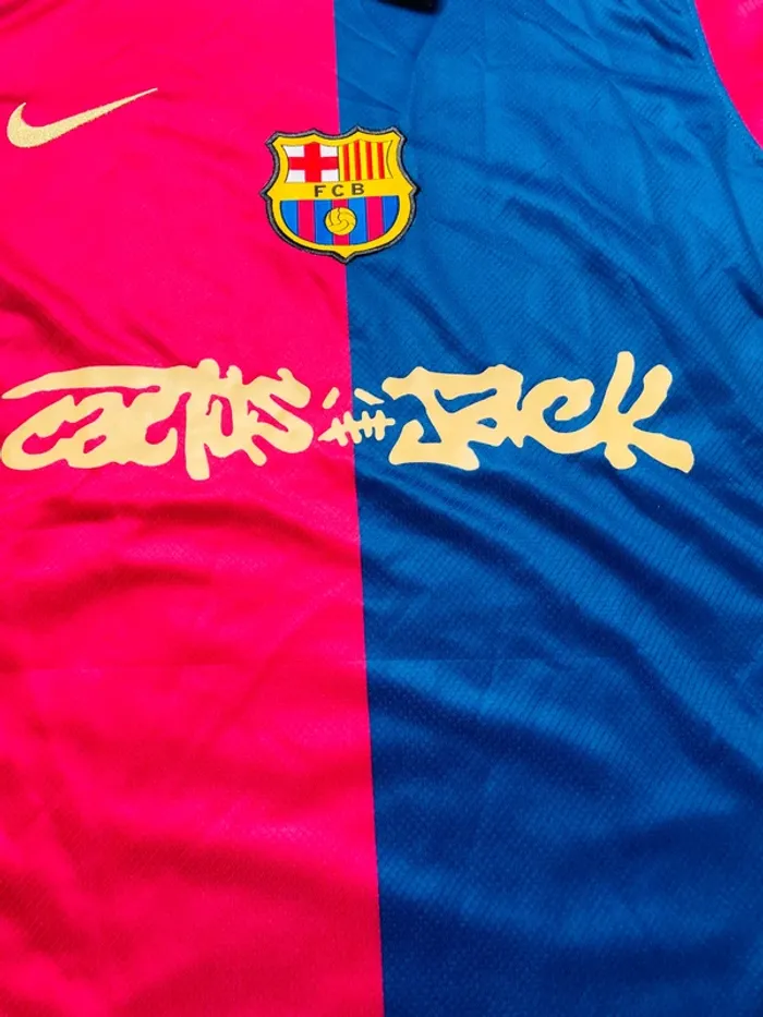 Maillot concept foot Barça bleu rouge Travis Scott taille S - photo numéro 4