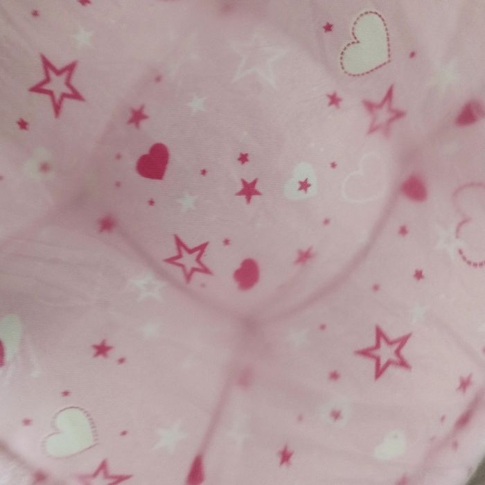 🩷 Coussin rose à étoiles - photo numéro 3