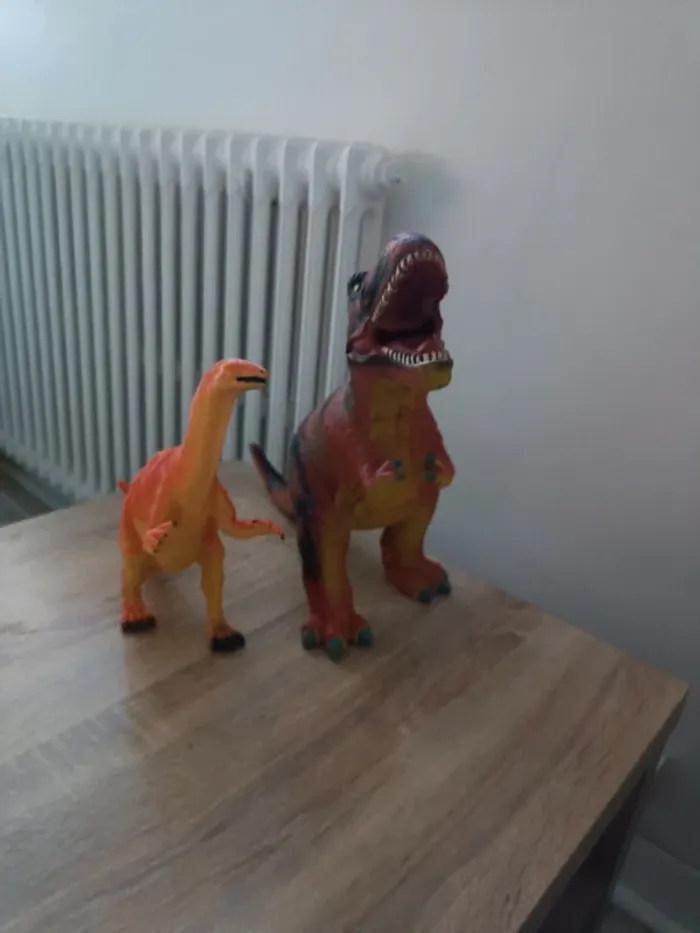 Lot de deux dinosaures - photo numéro 2