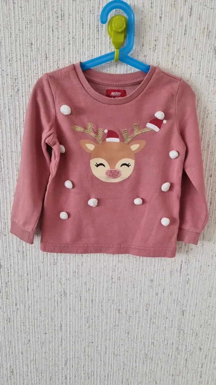 Pul avec pompon taille 5-6 ans