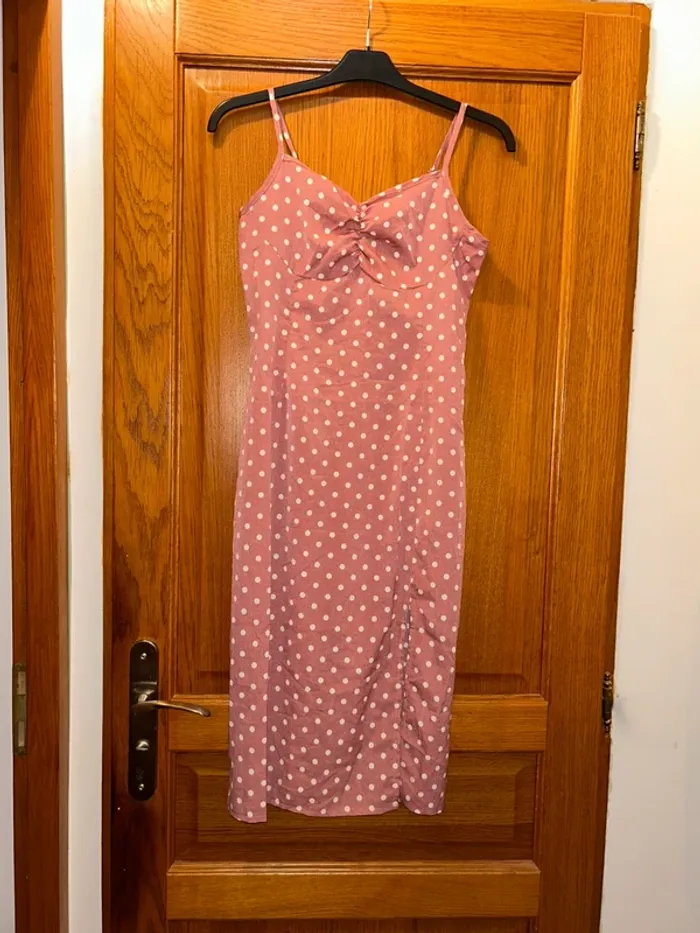 Robe rose à motif