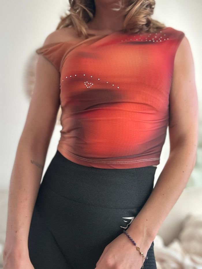 Haut bershka orangé avec strass - photo numéro 3