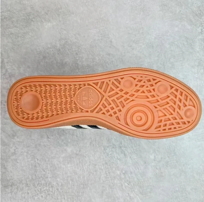 Adidas HANDBALL SPEZIAL taille 40 - photo numéro 3