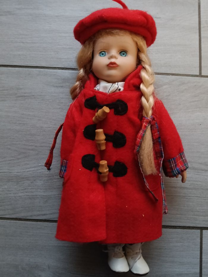 Gros lot de poupées en porcelaine - photo numéro 3