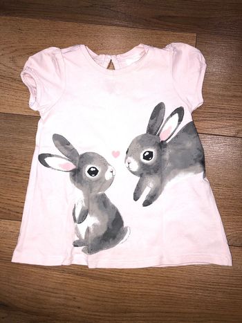 T shirt fille H&M 🌺 taille 6 mois très bon état