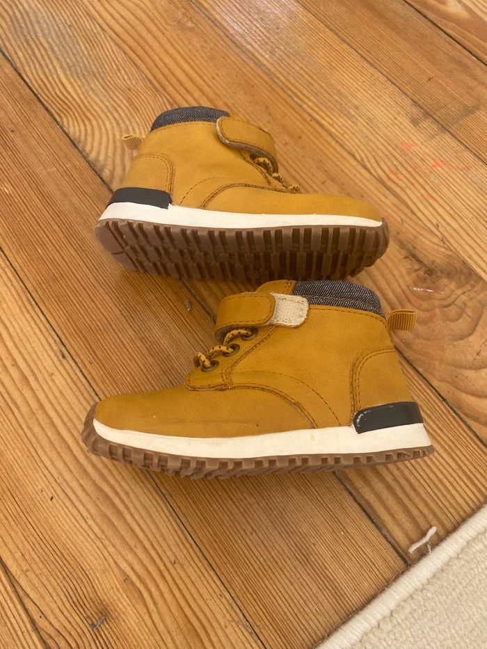 Baskets montantes taille 20 - photo numéro 3