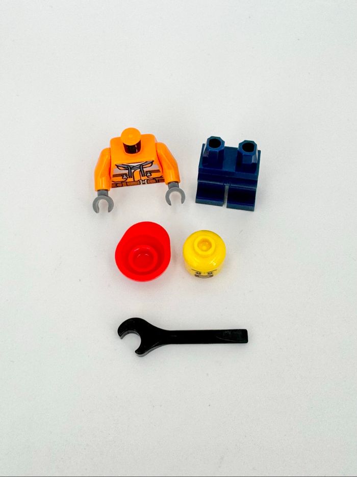 Lego Figurines City : Le Conducteur du Chariot Élévateur du Train Cargo 60198 - NEUF - photo numéro 5