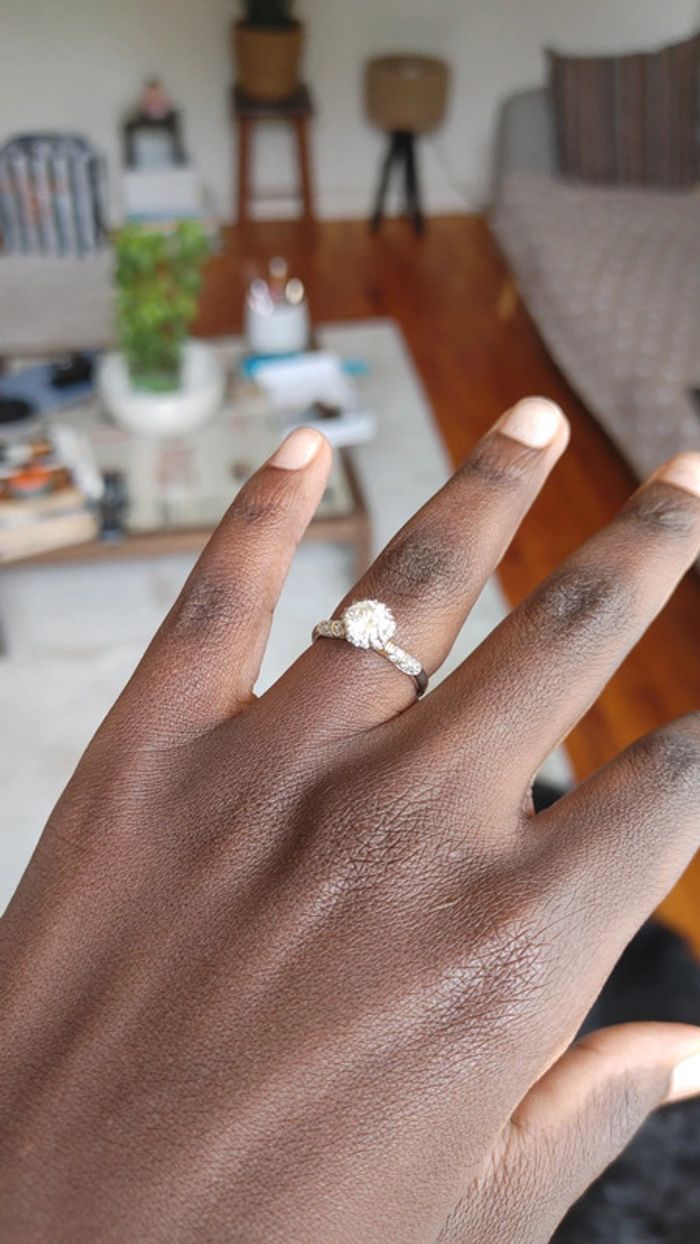 Magnifique bague solitaire en argent véritable 975 et moissanite 1 carat très très brillante - photo numéro 9